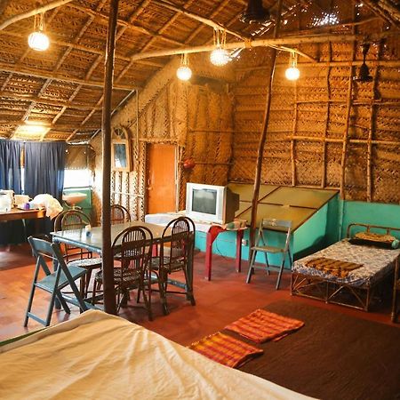 Valentine Hostel & Guest House Pondicherry Eksteriør bilde