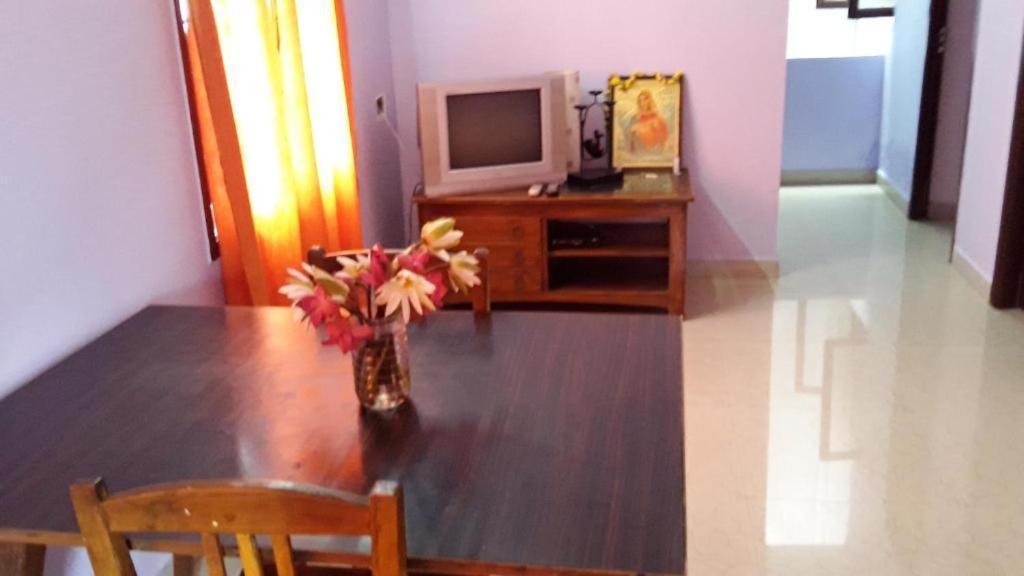Valentine Hostel & Guest House Pondicherry Eksteriør bilde
