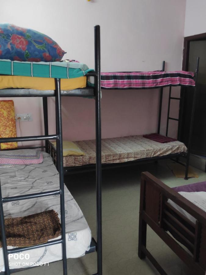 Valentine Hostel & Guest House Pondicherry Eksteriør bilde