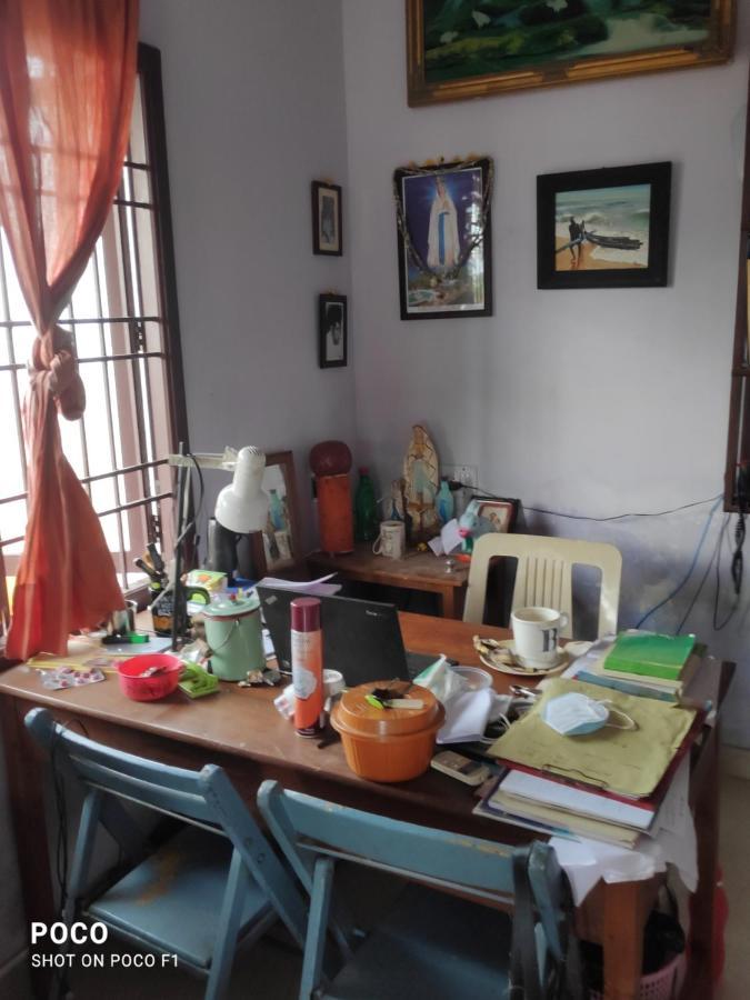 Valentine Hostel & Guest House Pondicherry Eksteriør bilde