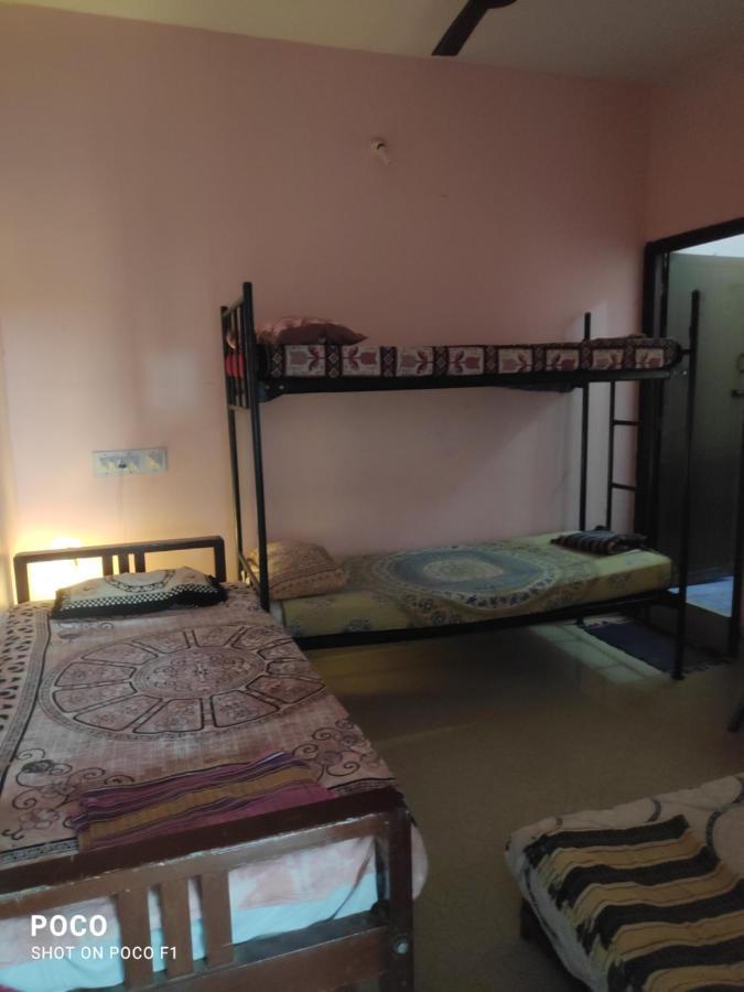 Valentine Hostel & Guest House Pondicherry Eksteriør bilde