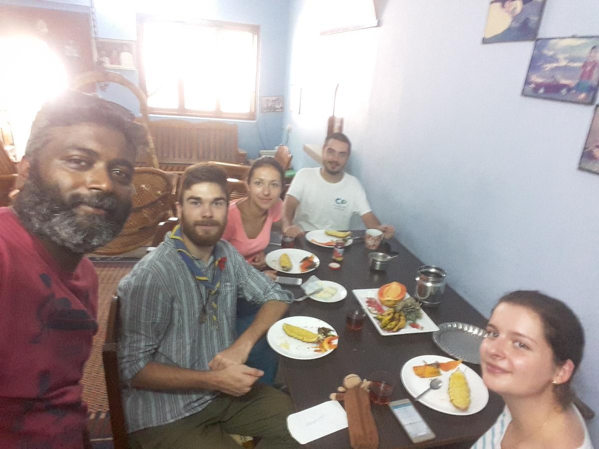 Valentine Hostel & Guest House Pondicherry Eksteriør bilde