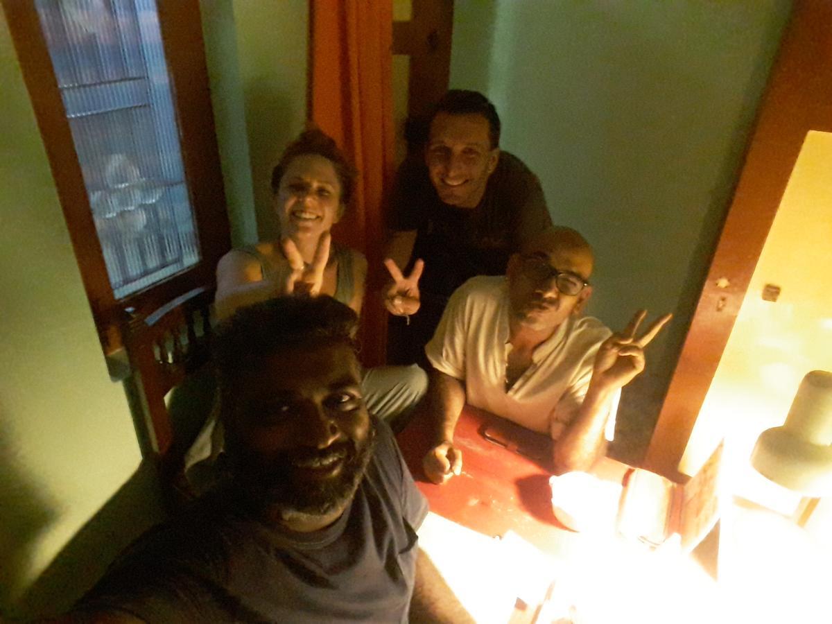 Valentine Hostel & Guest House Pondicherry Eksteriør bilde