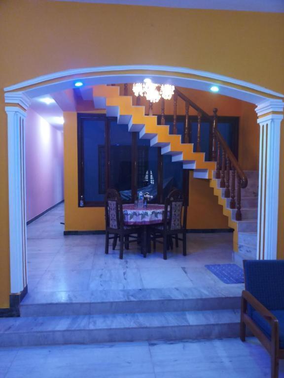 Valentine Hostel & Guest House Pondicherry Eksteriør bilde